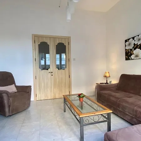 Bright And Airy Room, Shared Bathroom, St Julians * San Ġiljan
