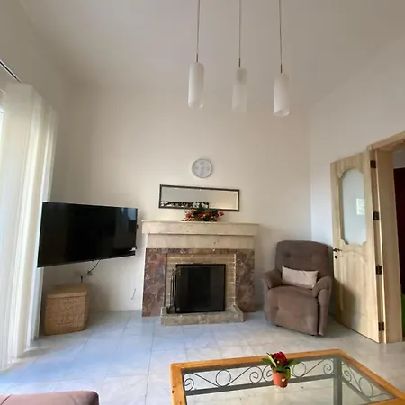 Bright And Airy Room, Shared Bathroom, St Julians Séjour chez l'habitant *
