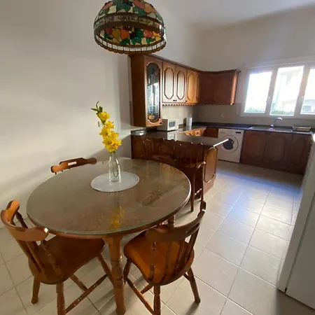 Bright And Airy Room, Shared Bathroom, St Julians San Julián